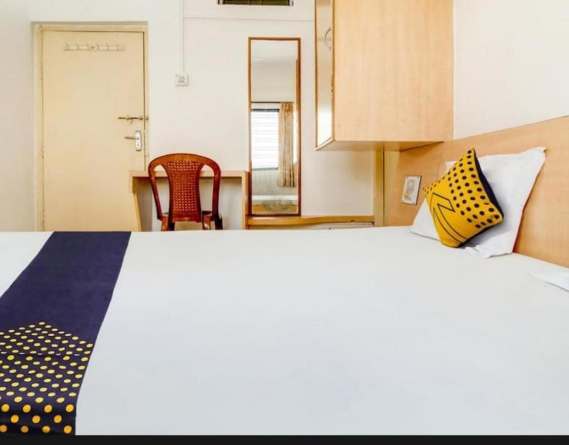 Hotel Rahi Nášik Exteriér fotografie
