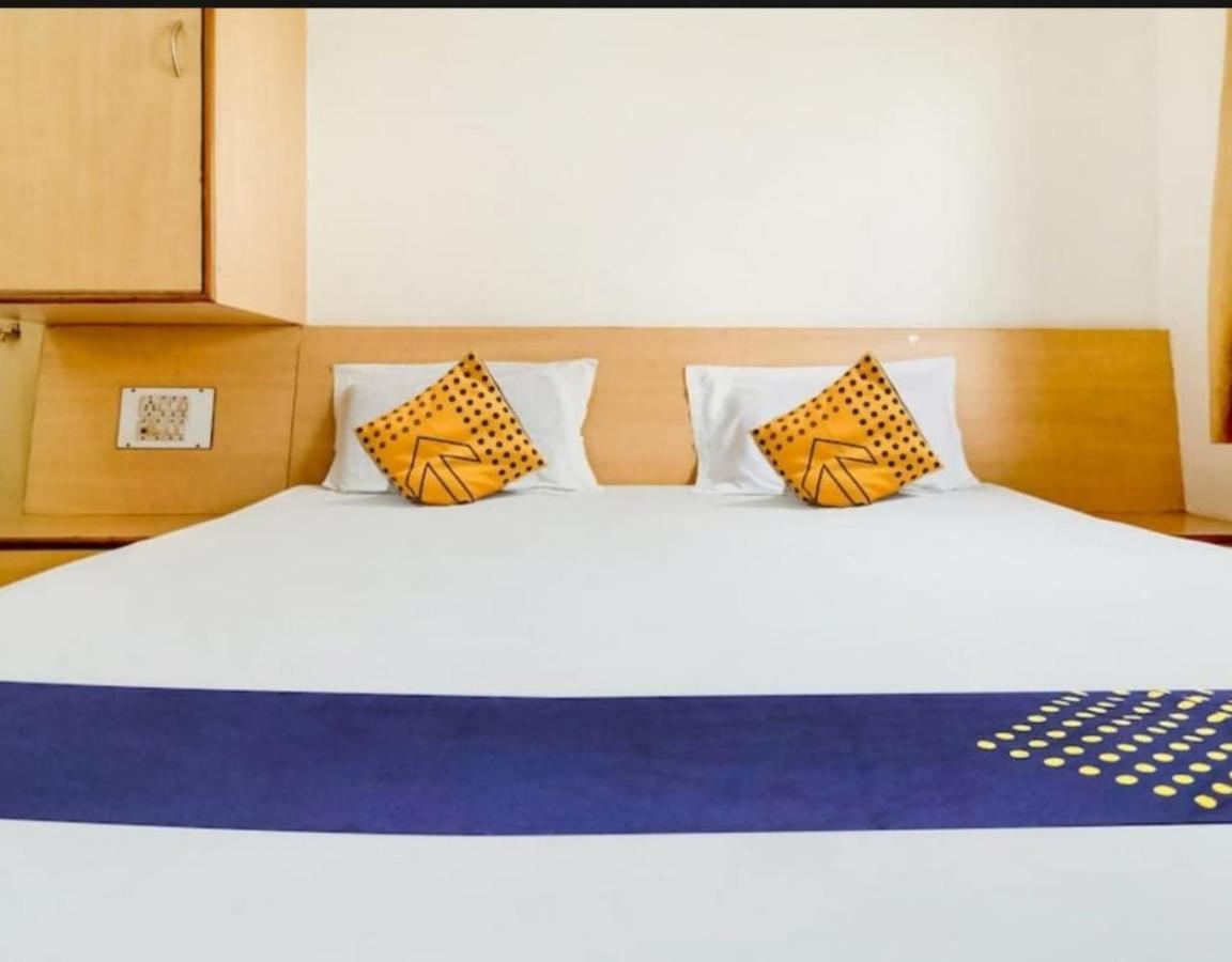 Hotel Rahi Nášik Exteriér fotografie