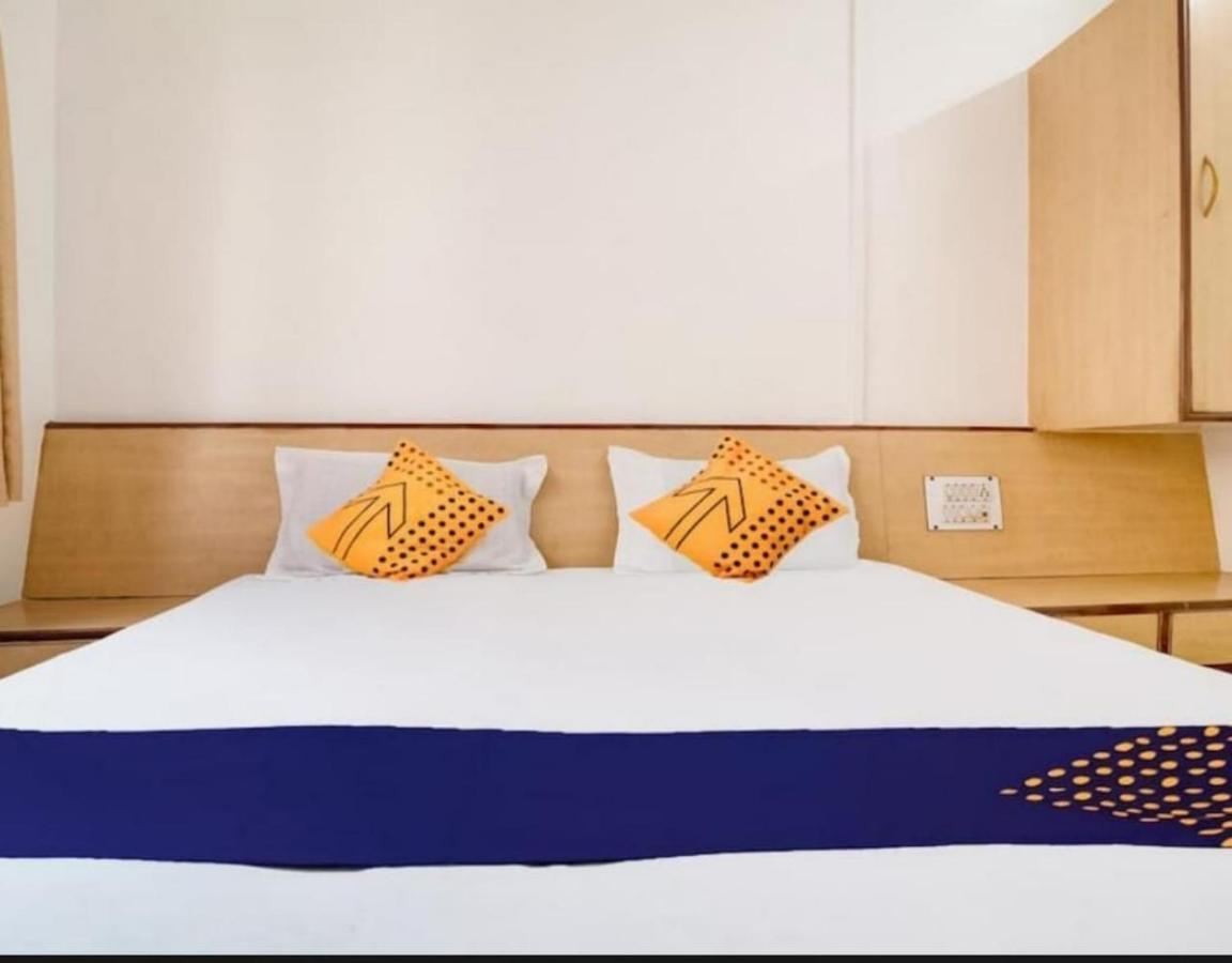 Hotel Rahi Nášik Exteriér fotografie